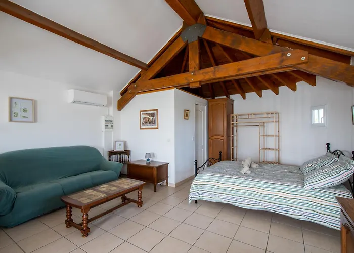 De Gardian Apartman Le Cailar